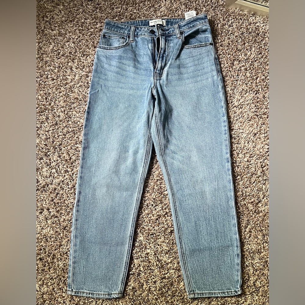 Abercrombie & Fitch Mom High Rise Jeans